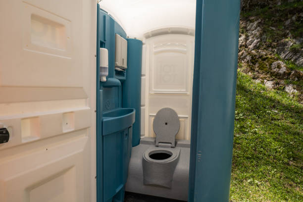 Best Wedding porta potty rental  in Robertsde, AL